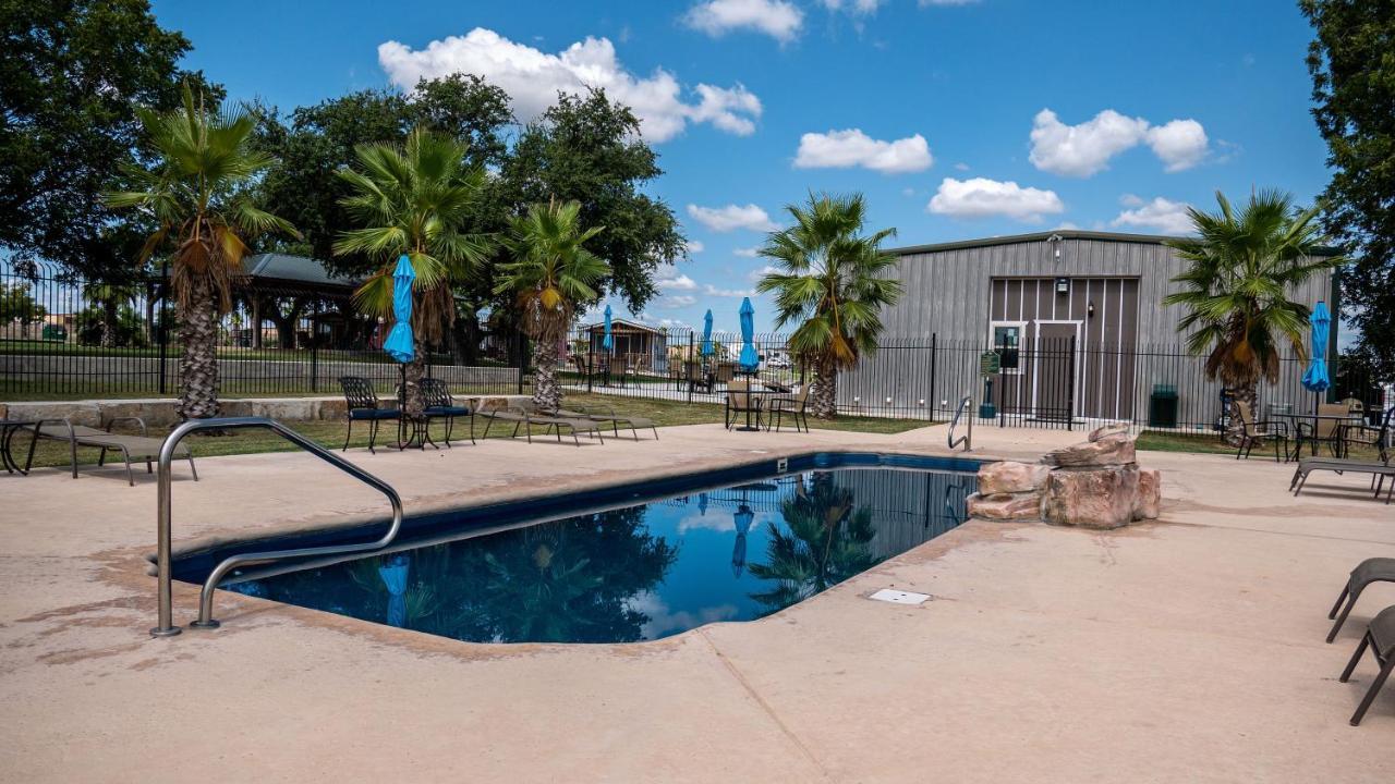 Rivercity Rv Park ニューブラウンフェルズ エクステリア 写真